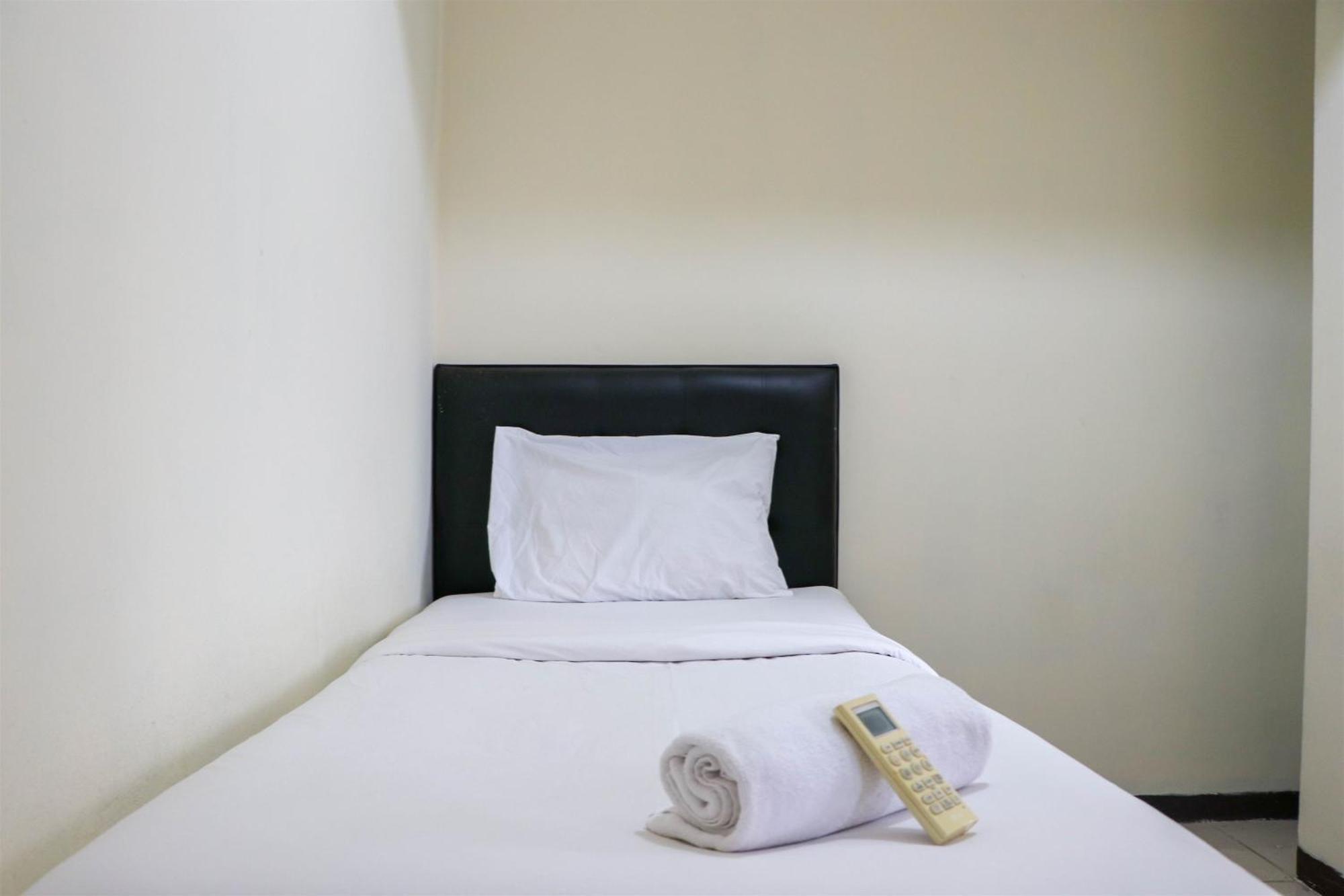 Apartemen And Homey 3br Valley By Travelio *